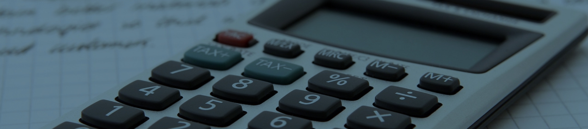 Quick Quote（顧問料シミュレーター案内）の背景イメージ